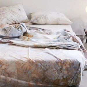 RIVERSIDE TOOL & DYE King Duvet Cover with matching Pillowcases